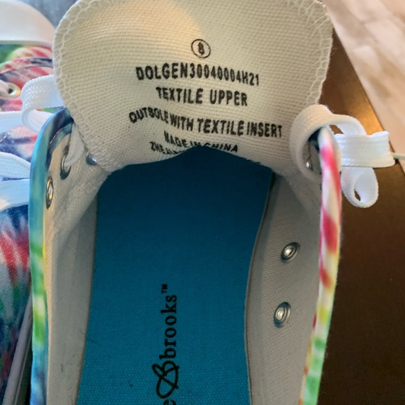 Bobbi Brooks Tie-dyed shoes size 8 - Picture 2 of 6